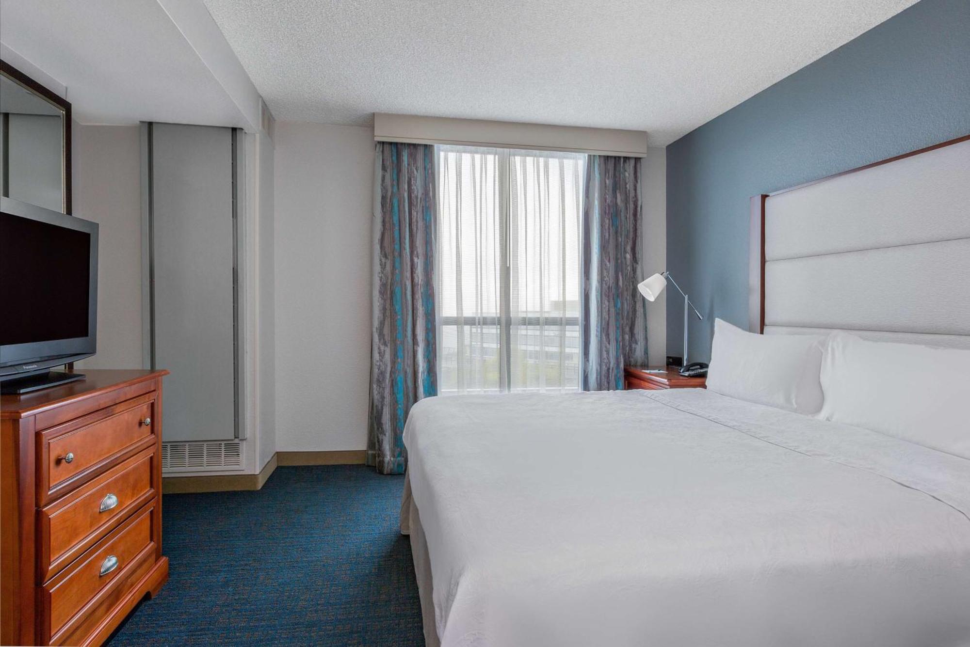 Hotel Homewood By Hilton Downtown