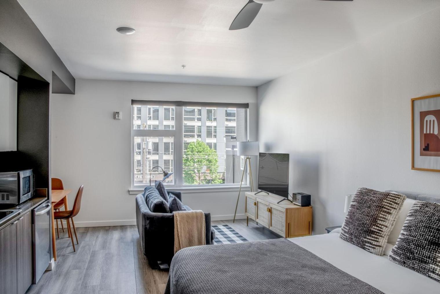 Capitol Hill W Gym Bike Storage Nr I5 Sea-896a *