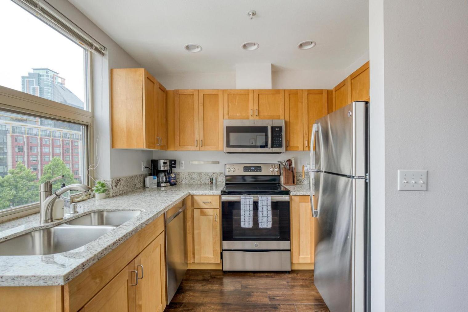 Belltown 1br W Lounge Nr Parks Garden Sea-677 * Seattle