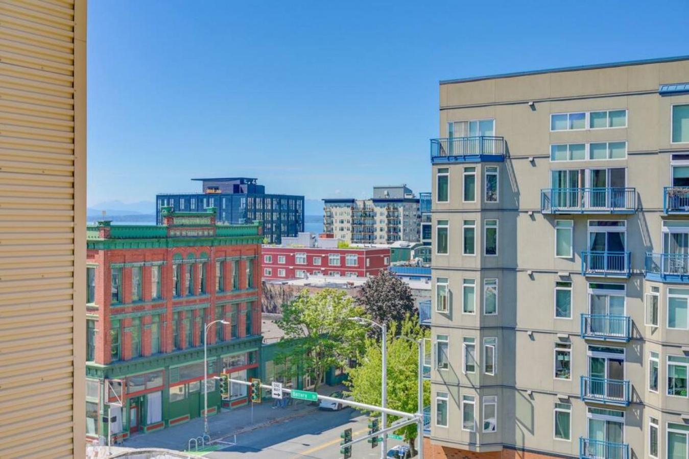 103 Belltown Modern And Bright In The Heart Of Belltown Queen Bed