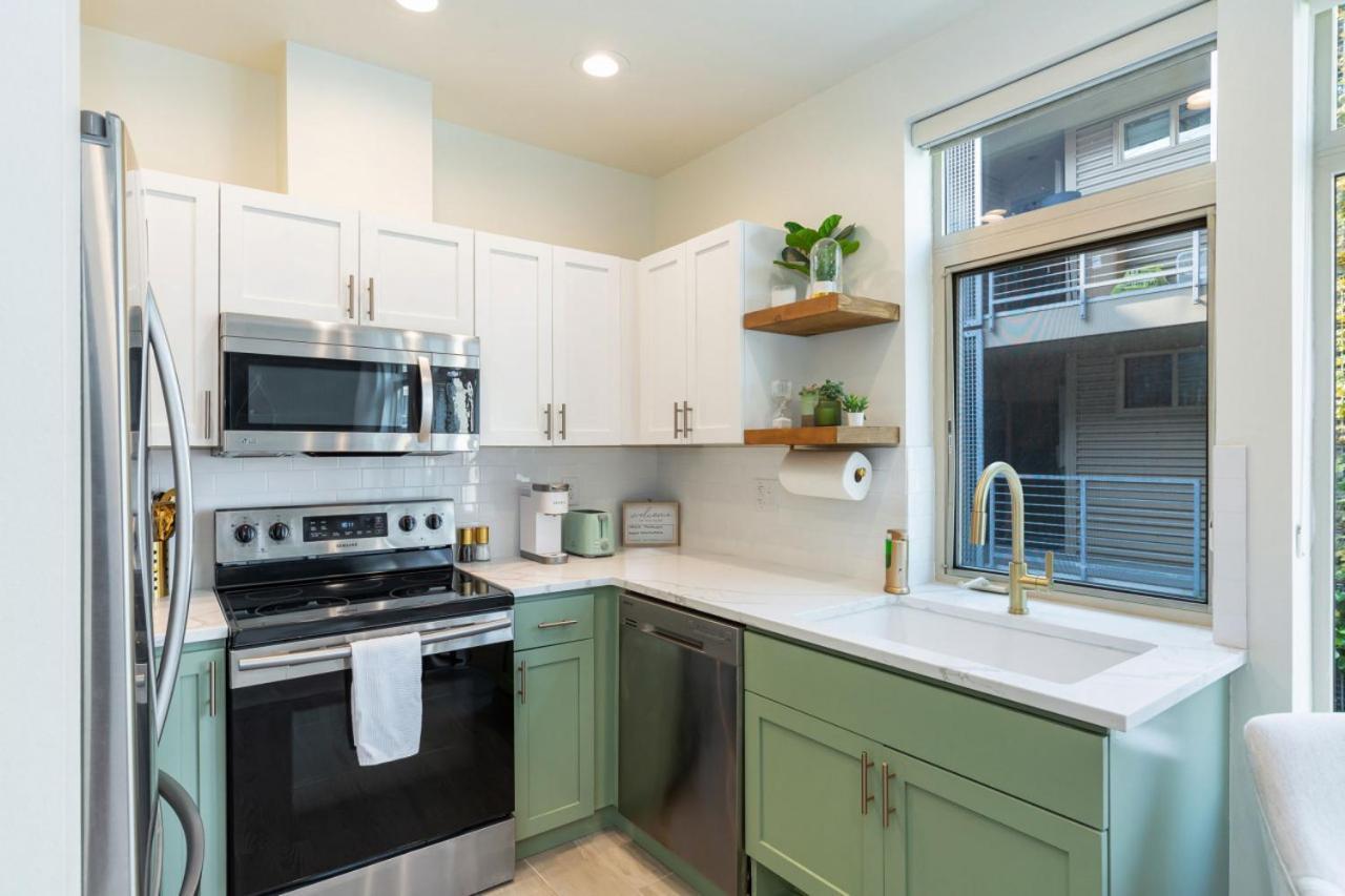Apartment 103 Belltown Modern And Bright In The Heart Of Belltown Queen Bed Seattle
