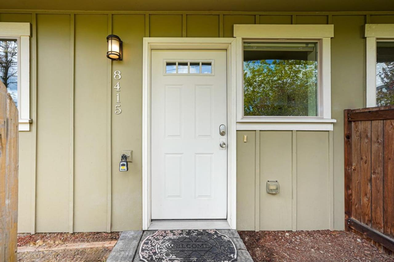 Stylish North Townhouse- Dual Master *