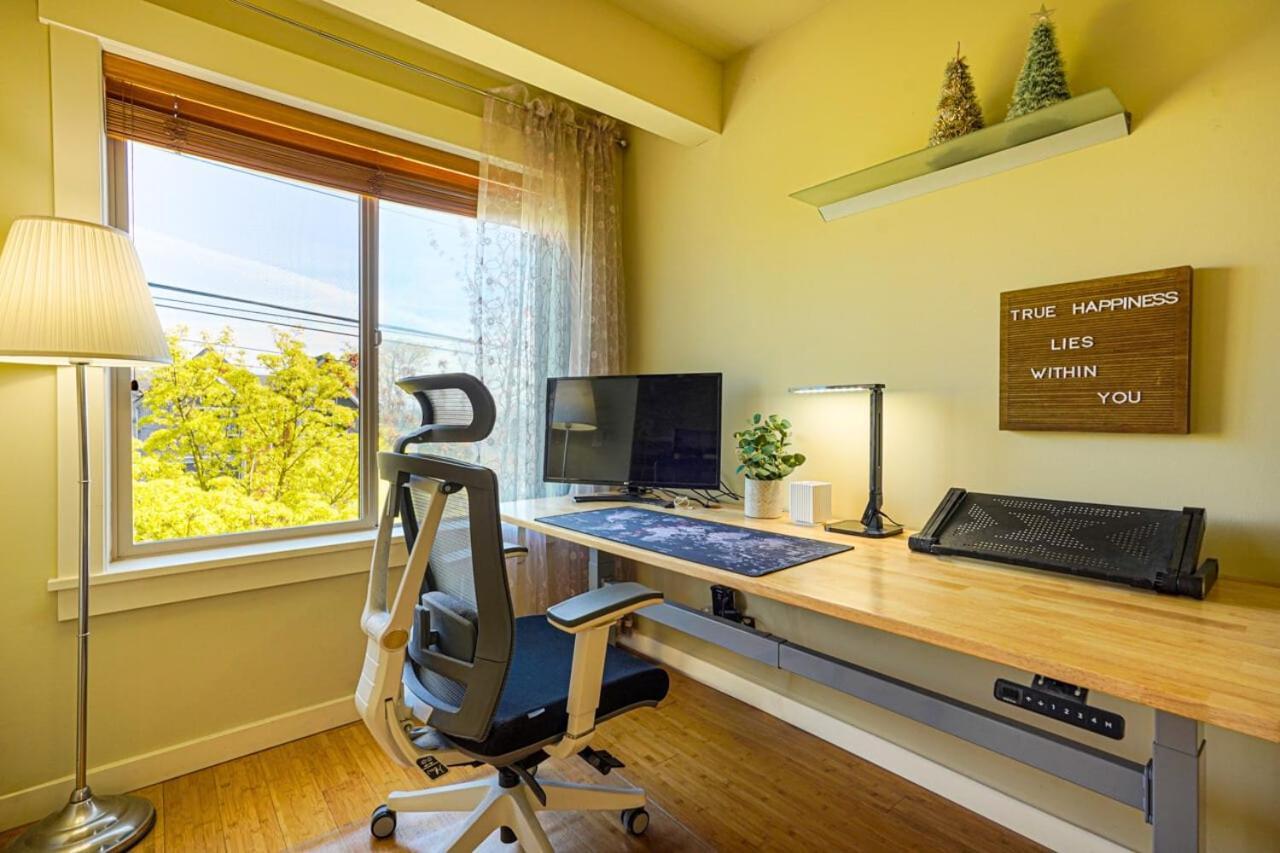 Holiday home Stylish North Townhouse- Dual Master Seattle