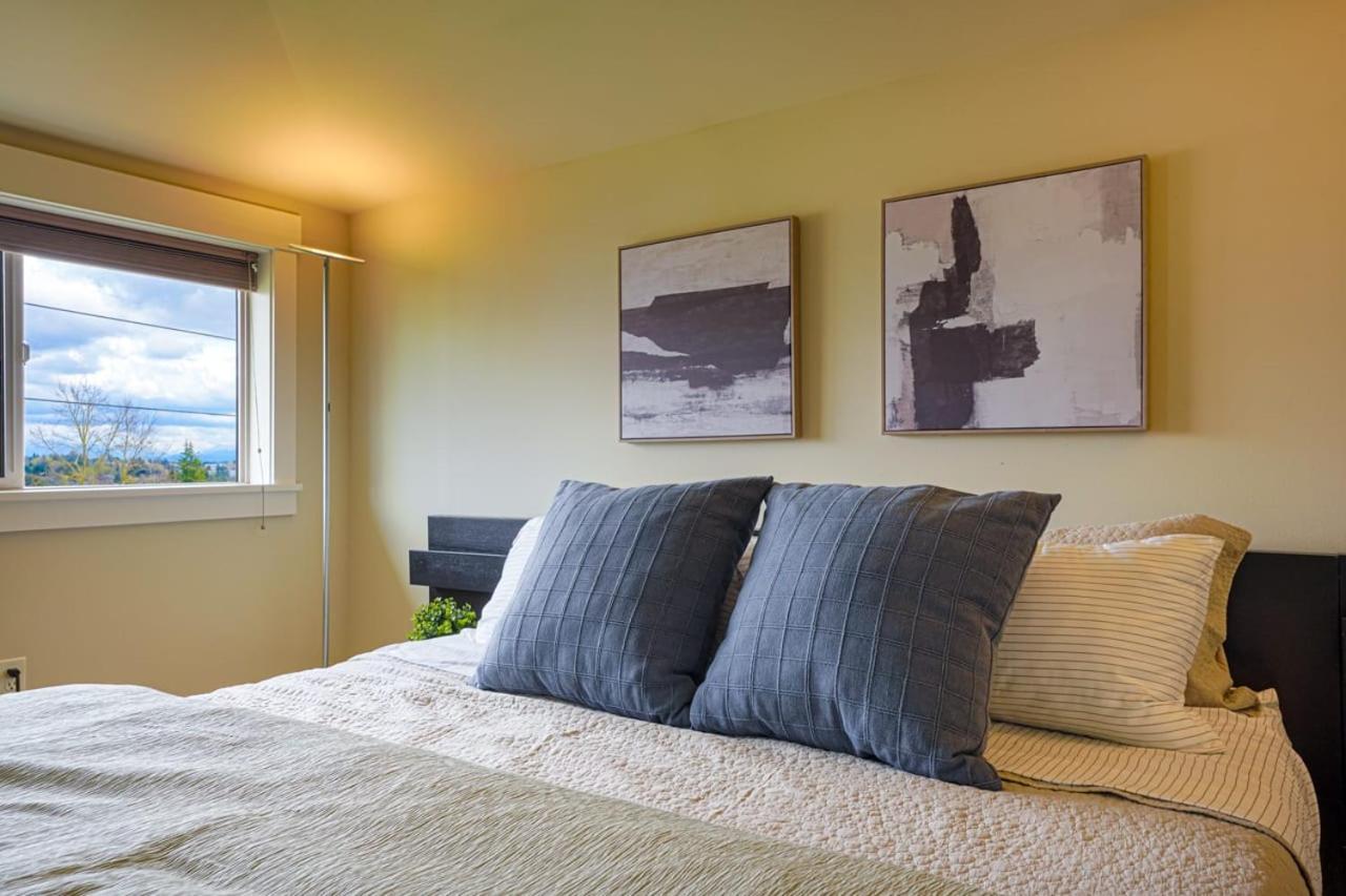 Stylish North Townhouse- Dual Master Holiday home *