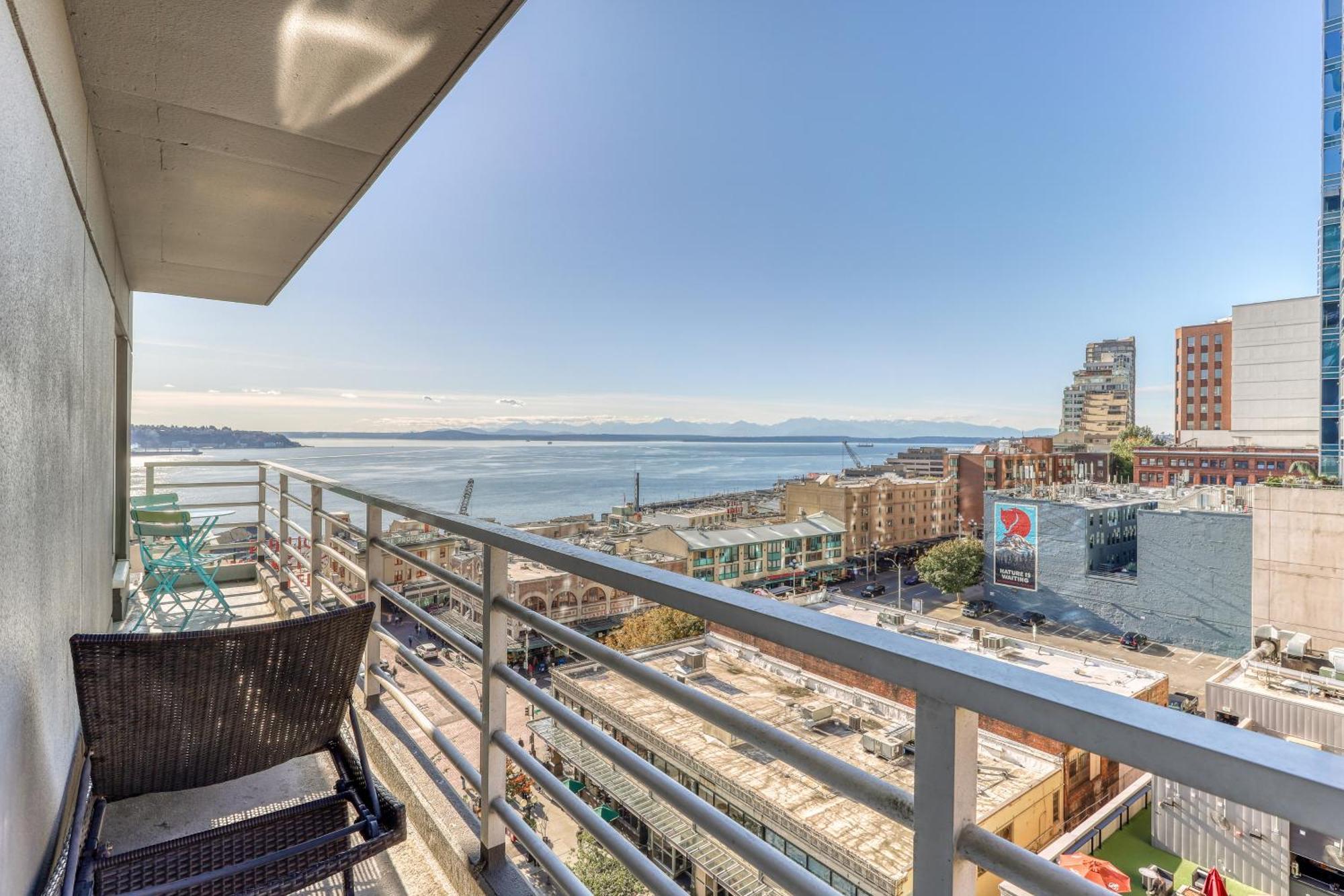 Apartment Newmark Tower Seattle