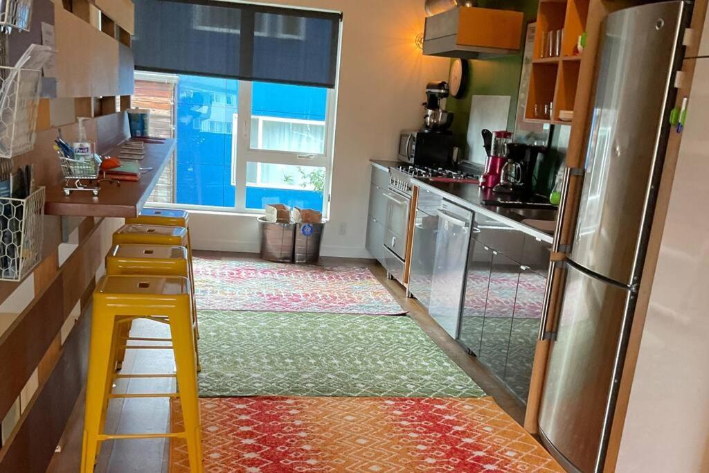 Huge & Fun Artist's Loft - 5 Levels! * Seattle