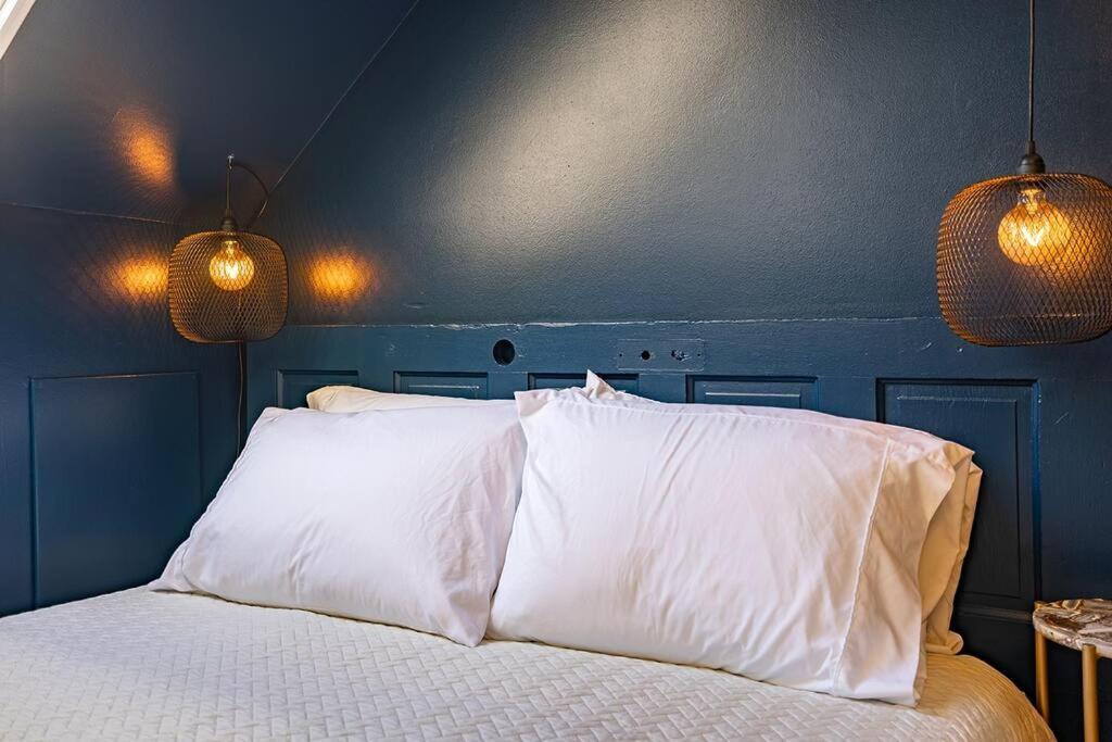 Charming In Capitol Hill - Foxglove Rm 8