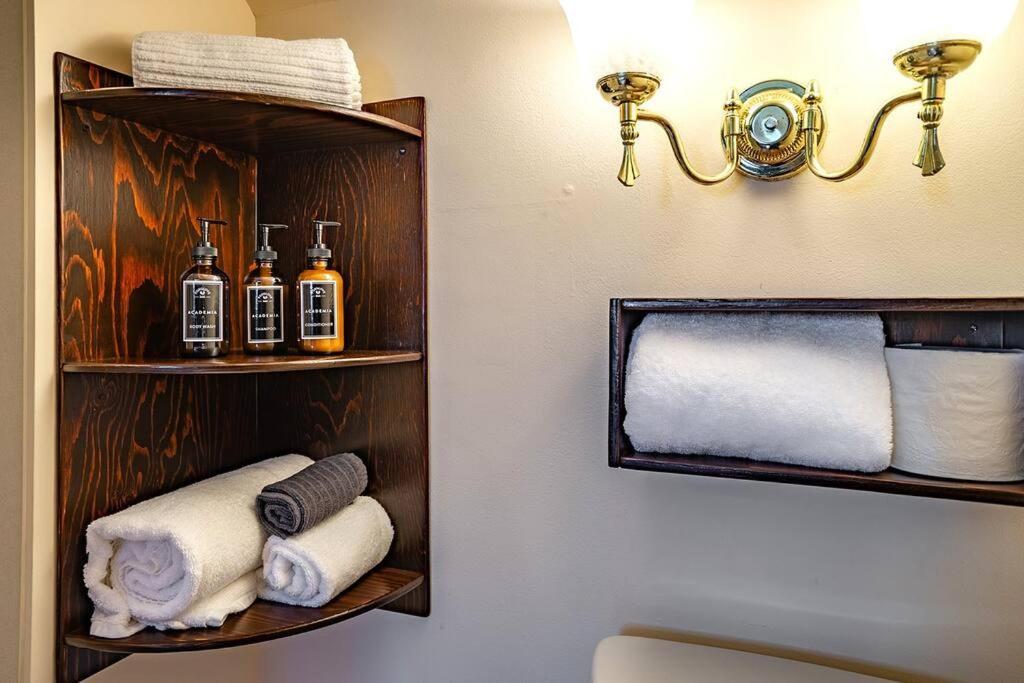 Charming In Capitol Hill - Foxglove Rm 8 *