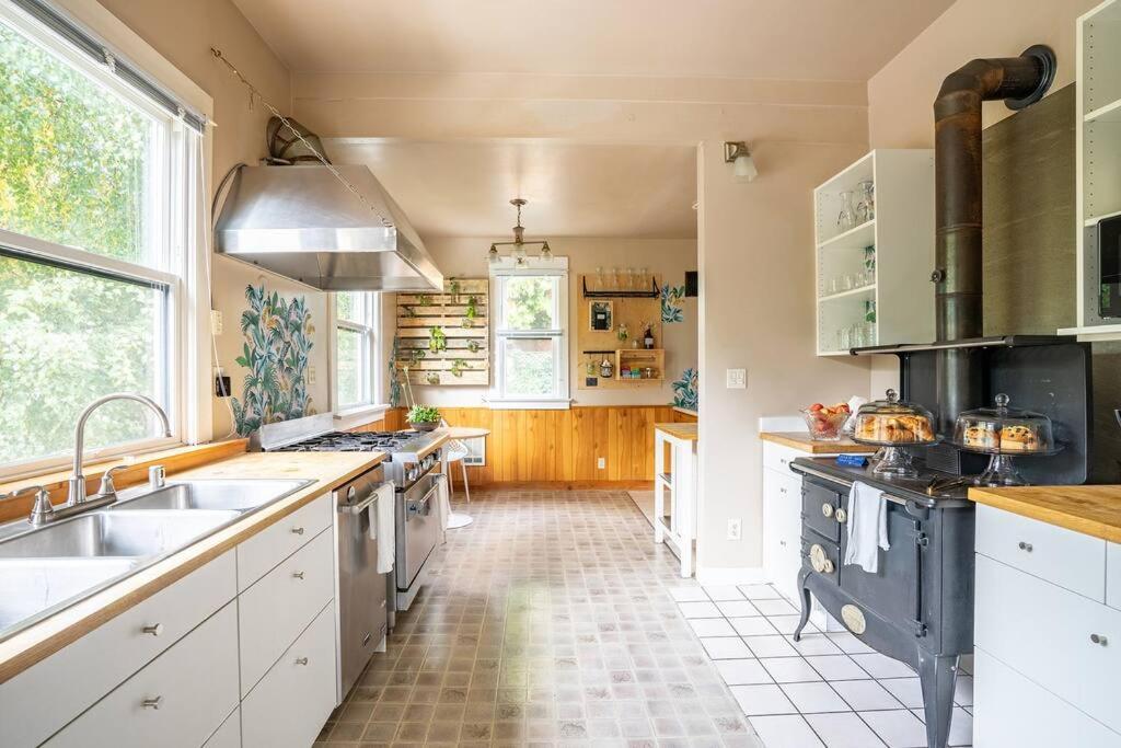 Charming In Capitol Hill - Foxglove Rm 3 *