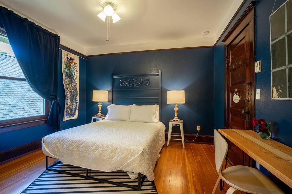 Charming In Capitol Hill - Foxglove Rm 3 * Seattle