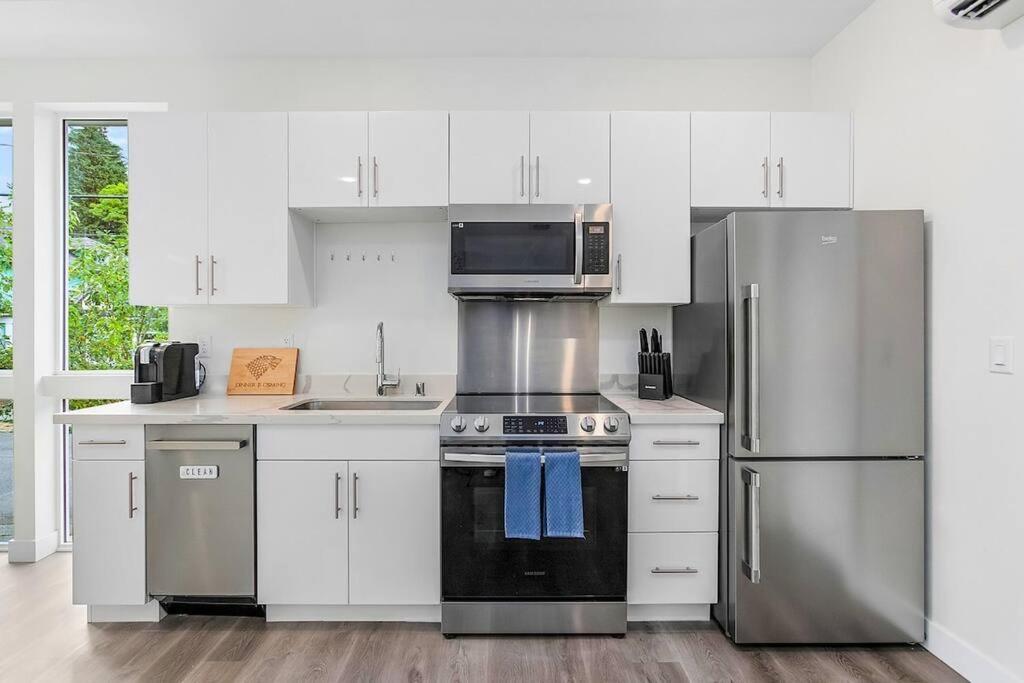 Apartment Martell's Sunspear Sweet Seattle