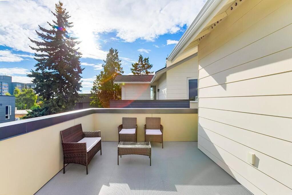Martell's Sunspear Sweet Apartment Seattle
