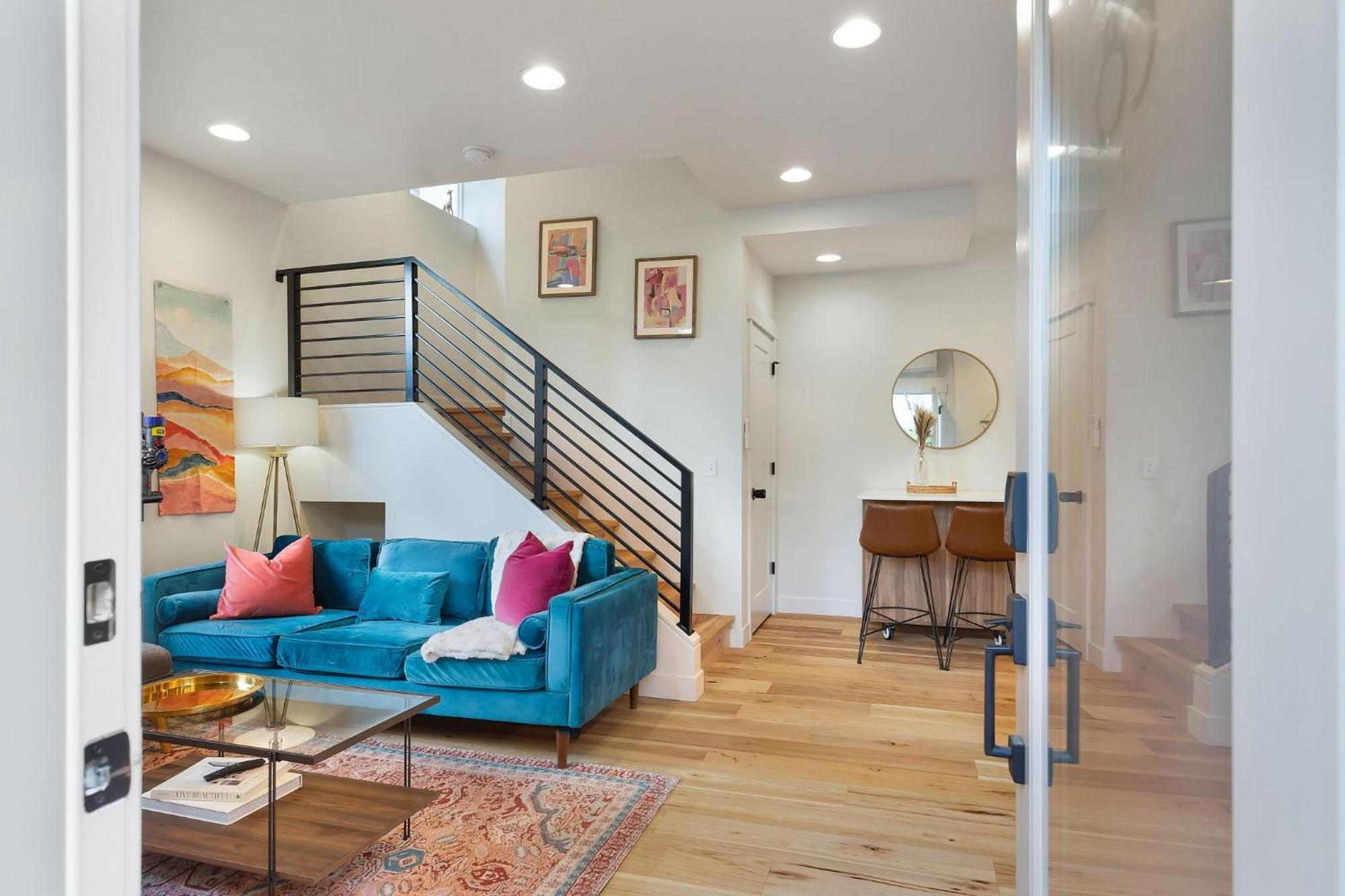 Queen Anne 83