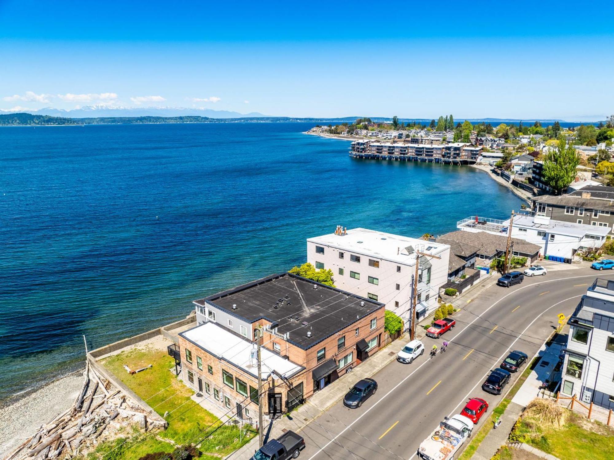 Seaside Serenity 1 Bedroom With Balcony Near Alki