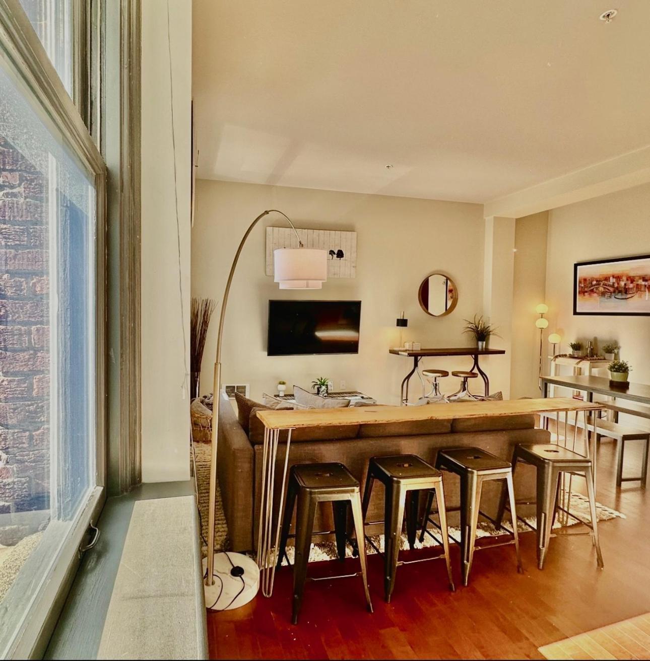 Charming Downtown With Water Views *
