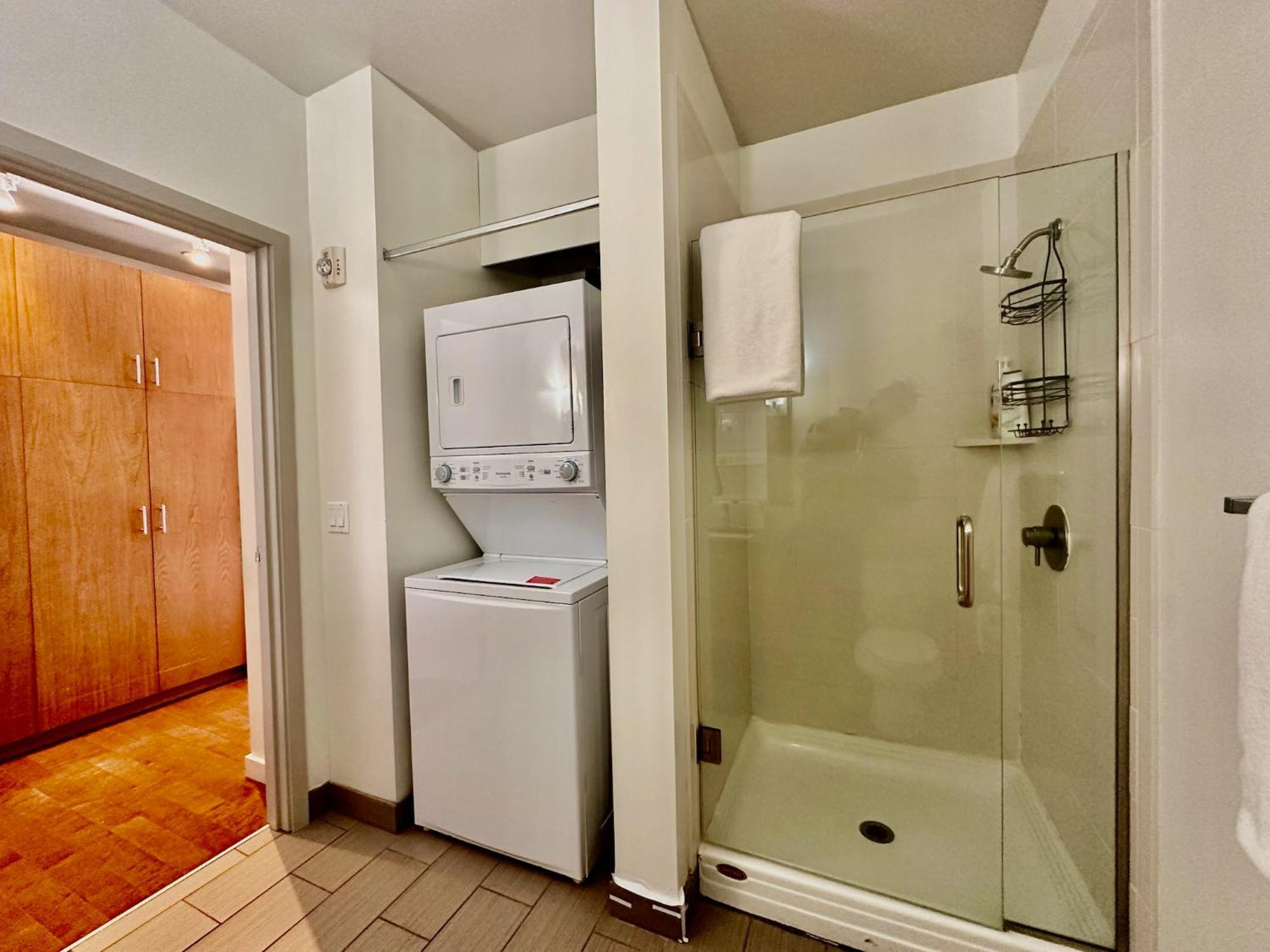 Apartment Charming Downtown With Water Views