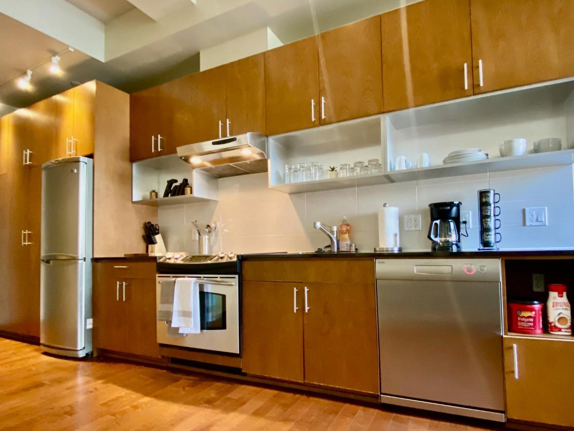 Apartment Charming Downtown With Water Views *