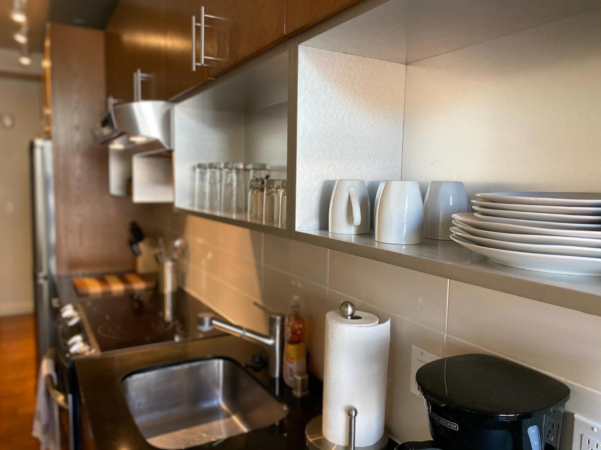 Charming Downtown With Water Views Apartment