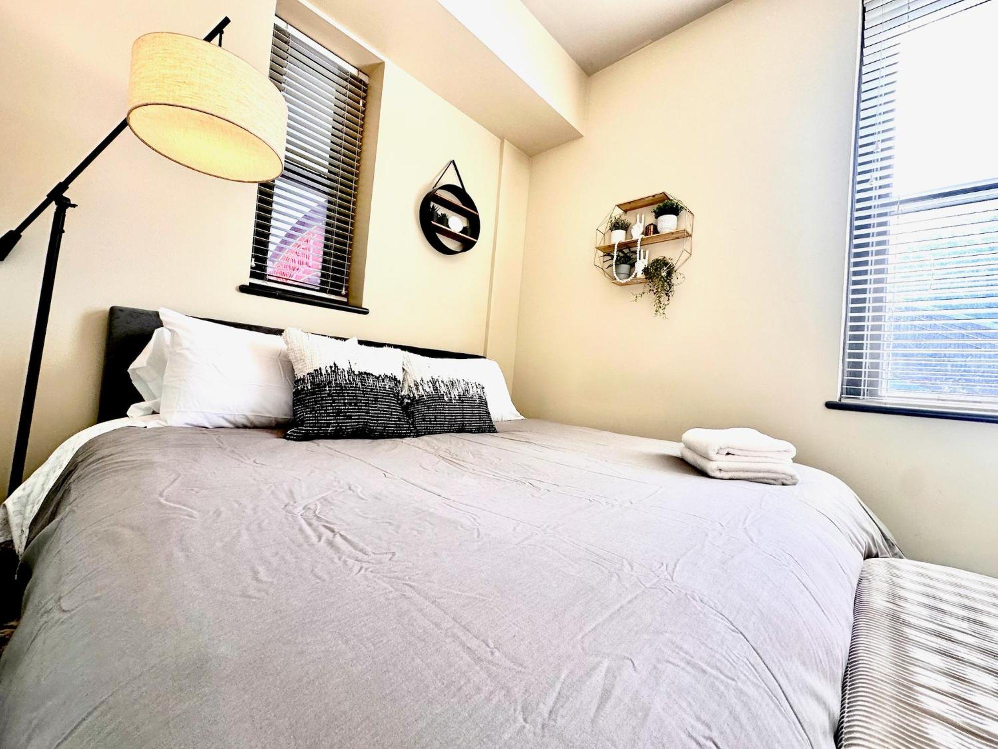 Charming Downtown With Water Views *