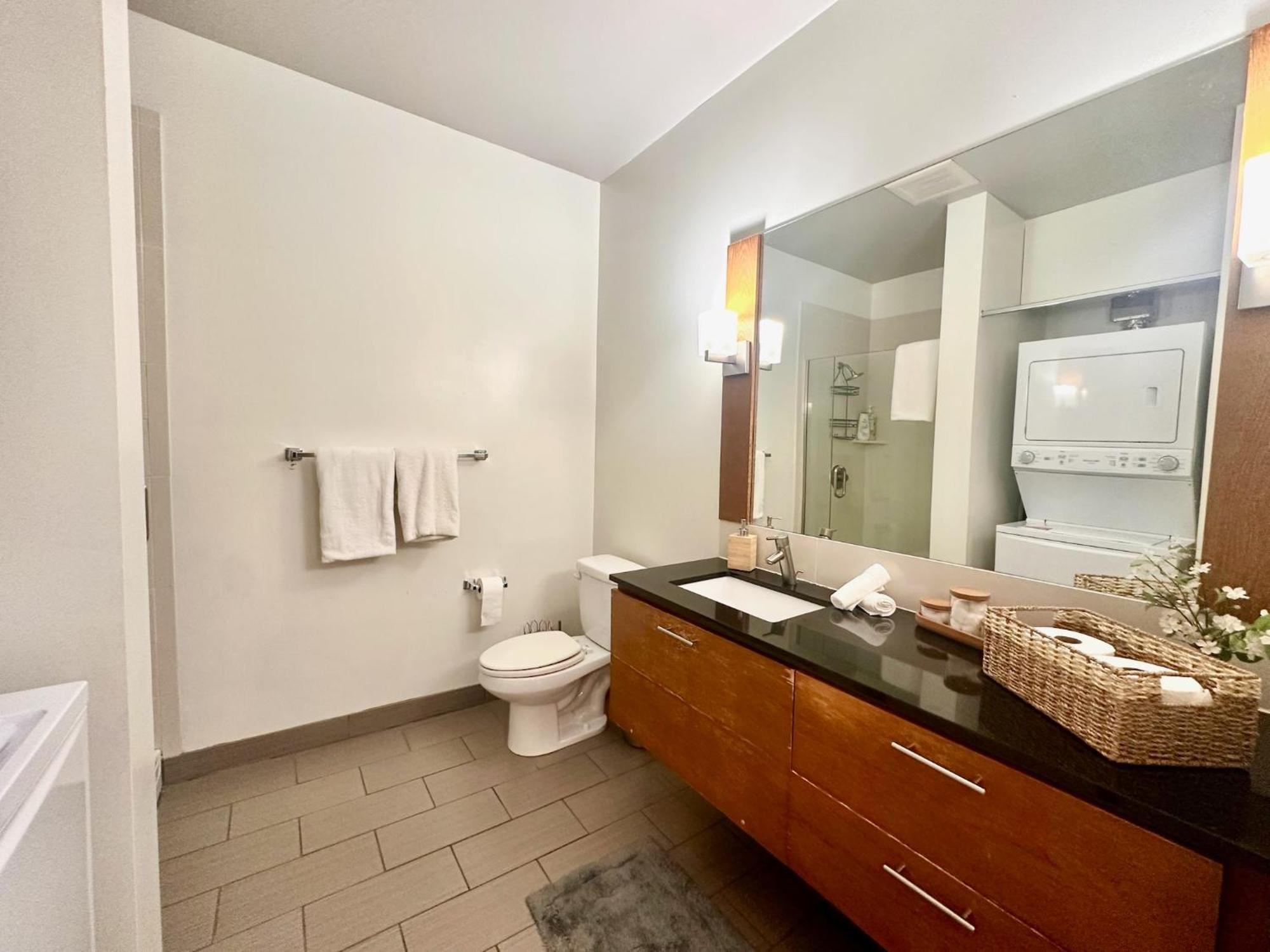 Charming Downtown With Water Views Seattle