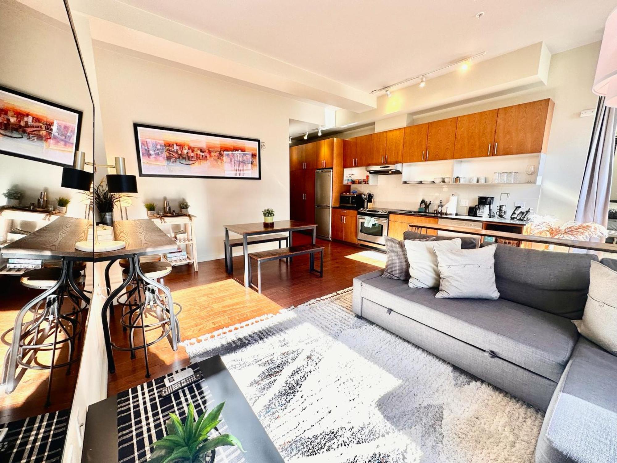 Charming Downtown With Water Views Seattle
