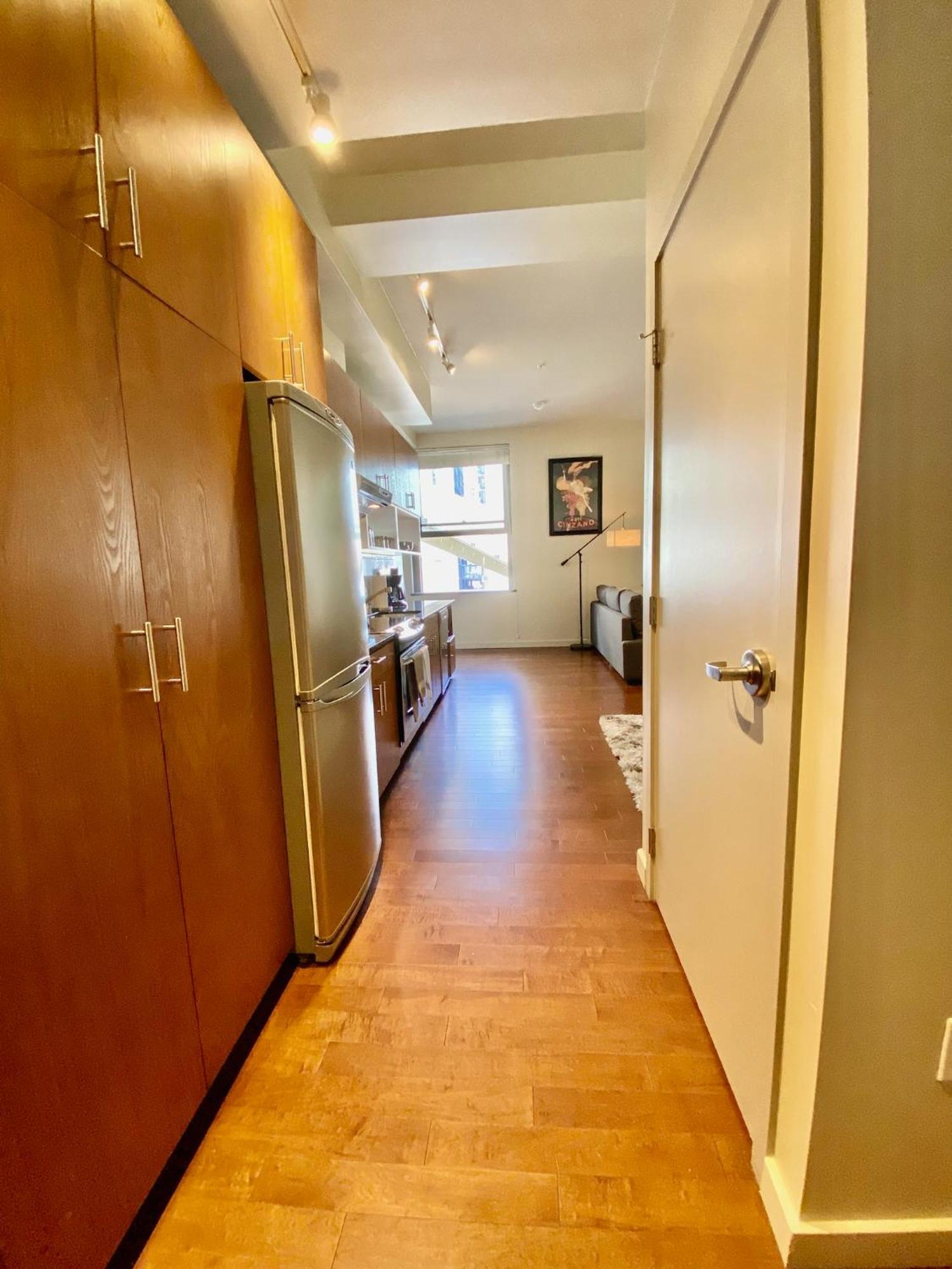 Charming Downtown With Water Views Apartment *