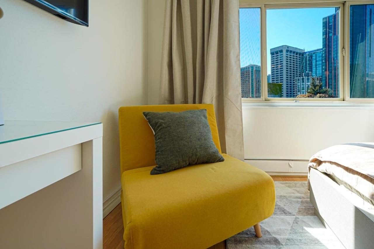 Luxury Downtown King Bed View Apartment *
