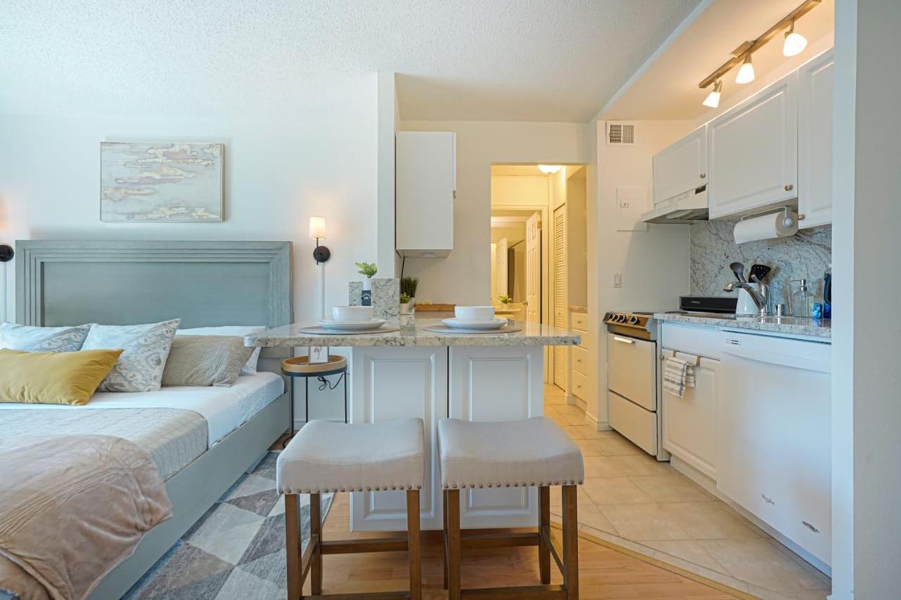Luxury Downtown King Bed View * Seattle
