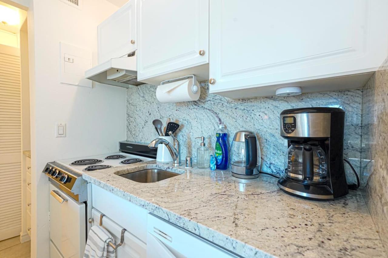 Luxury Downtown King Bed View Apartment *