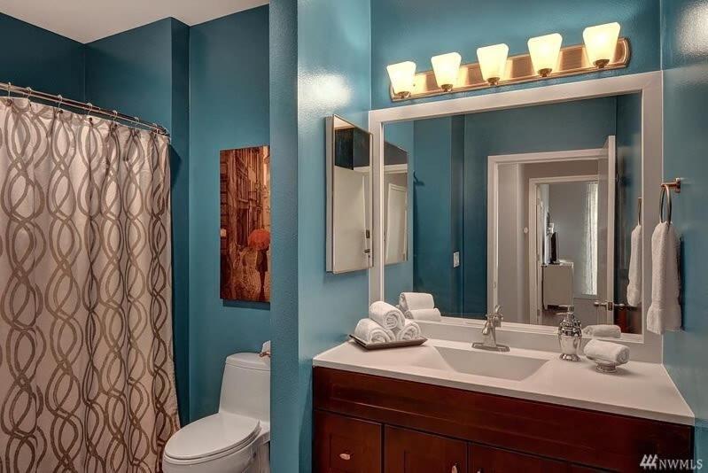 Dt Designer's 2br Parking Tub Pool - 99 Walk Score Holiday home Seattle