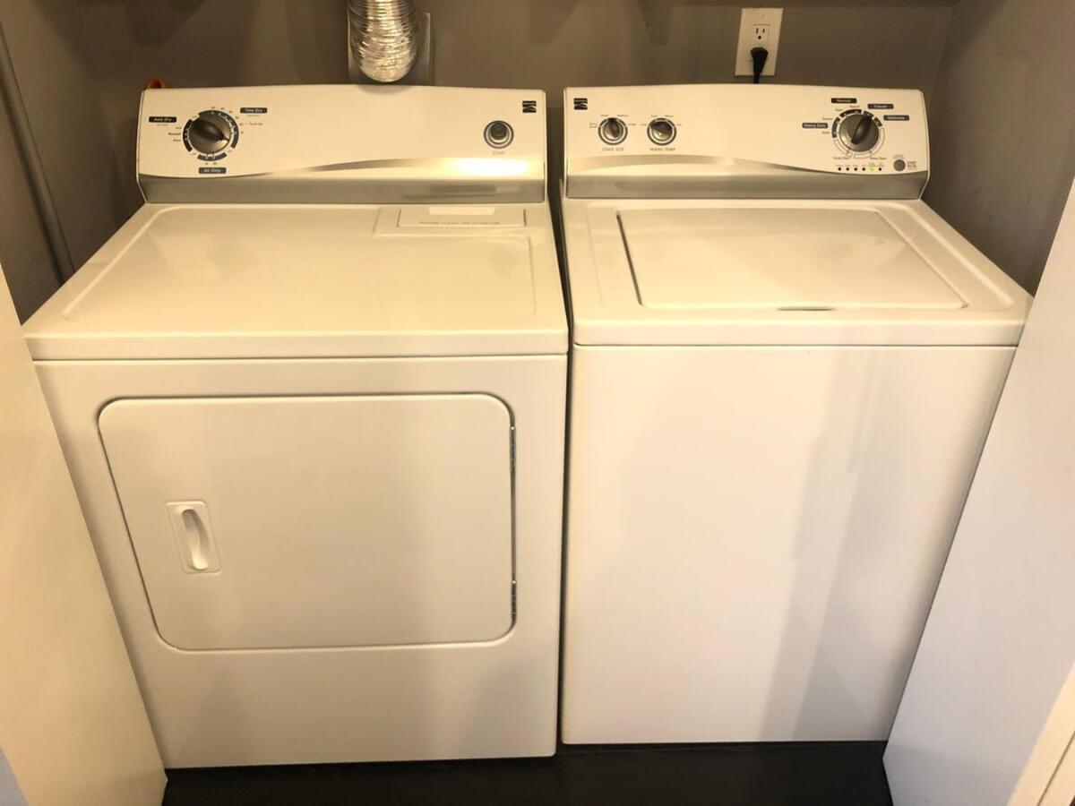 Dt Designer's 2br Parking Tub Pool - 99 Walk Score *