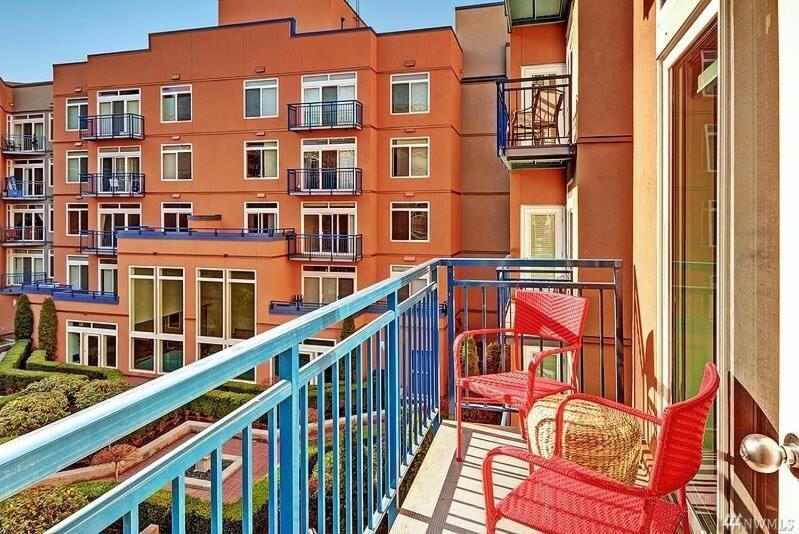 Holiday home Dt Designer's 2br Parking Tub Pool - 99 Walk Score