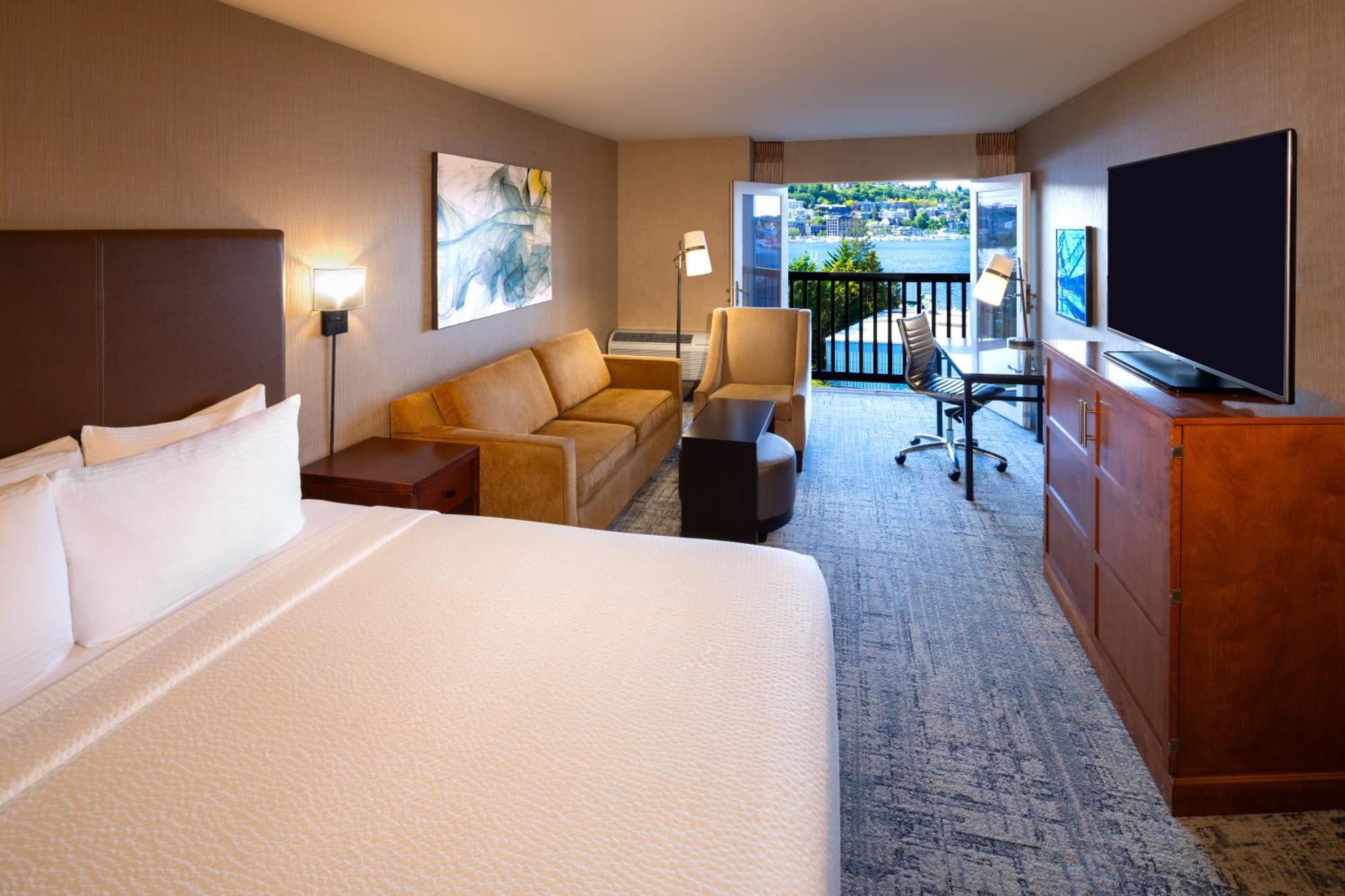 Silver Cloud - Union Seattle