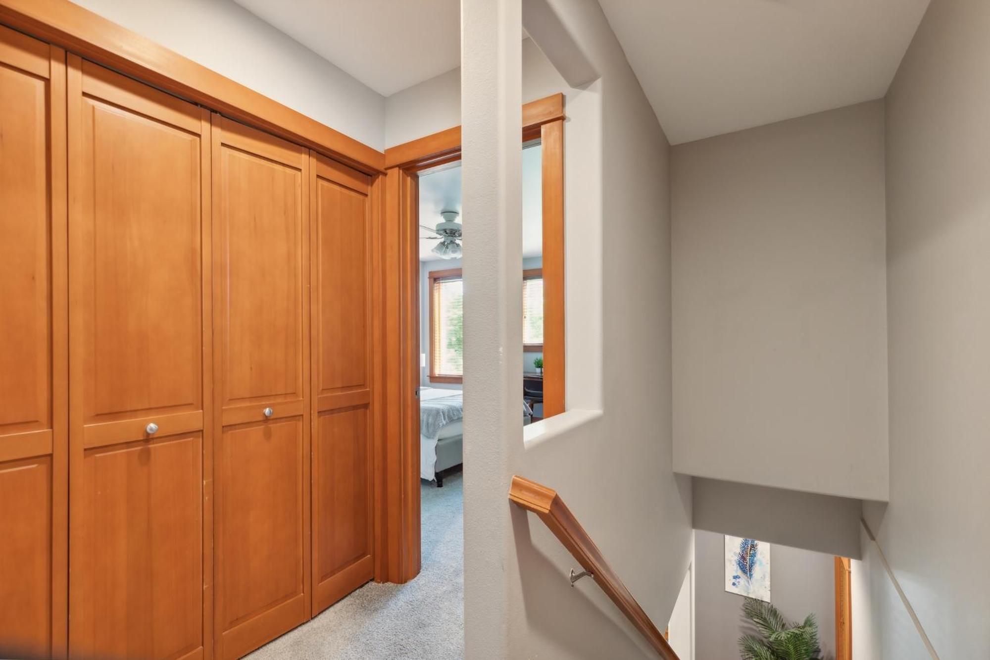 Apartment Charming 2br Townhouse Near *