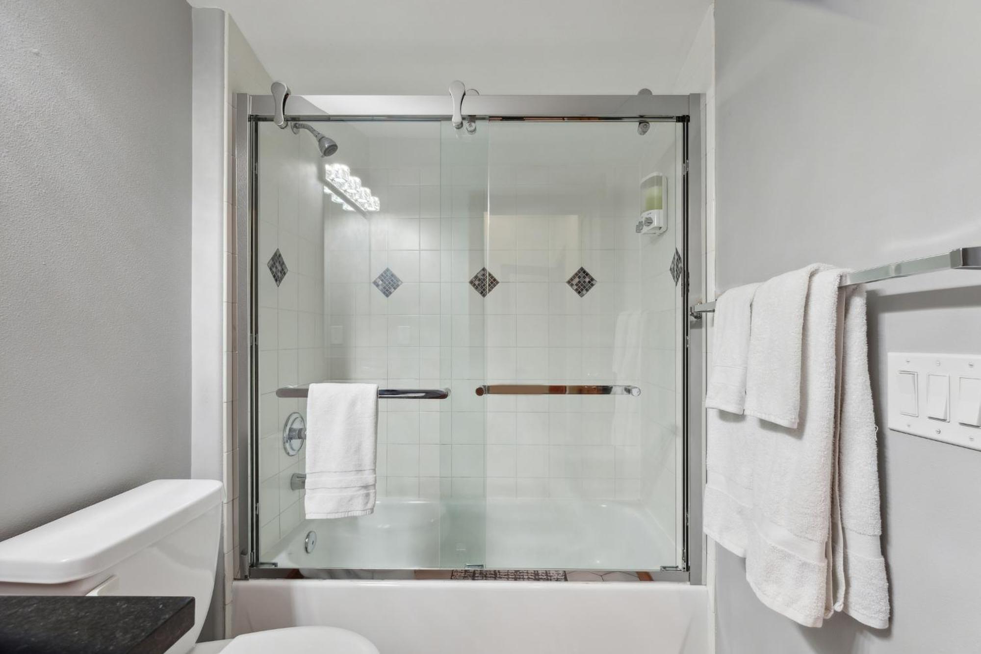 Charming 2br Townhouse Near Apartment Seattle