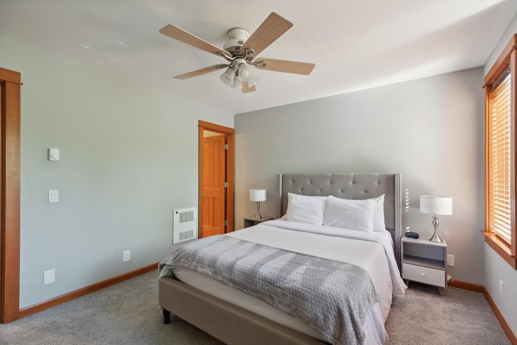 Apartment Charming 2br Townhouse Near *