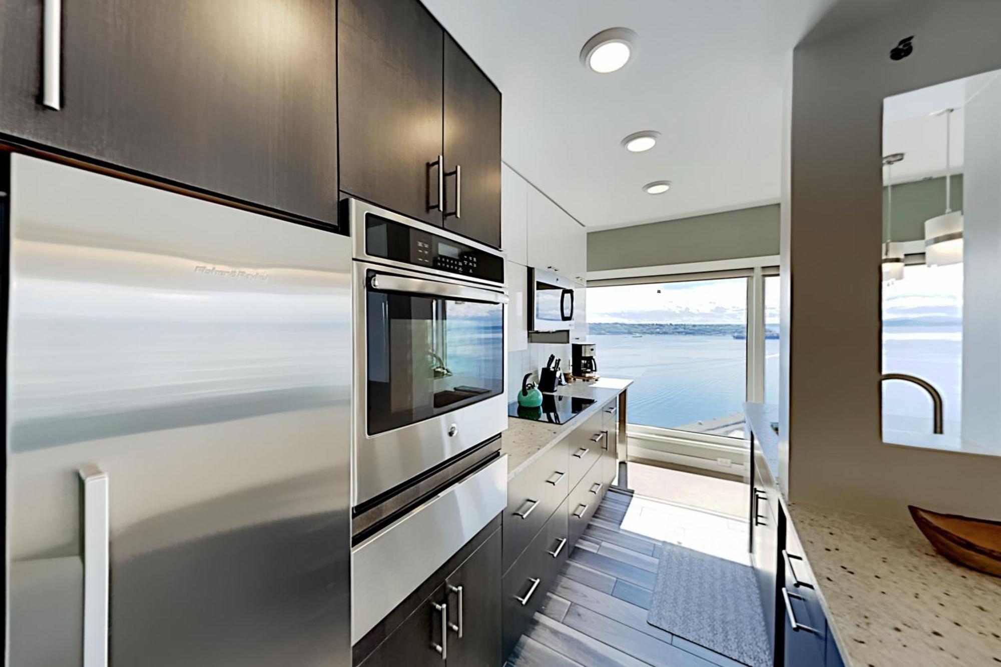 Newmark Tower Ii Apartment