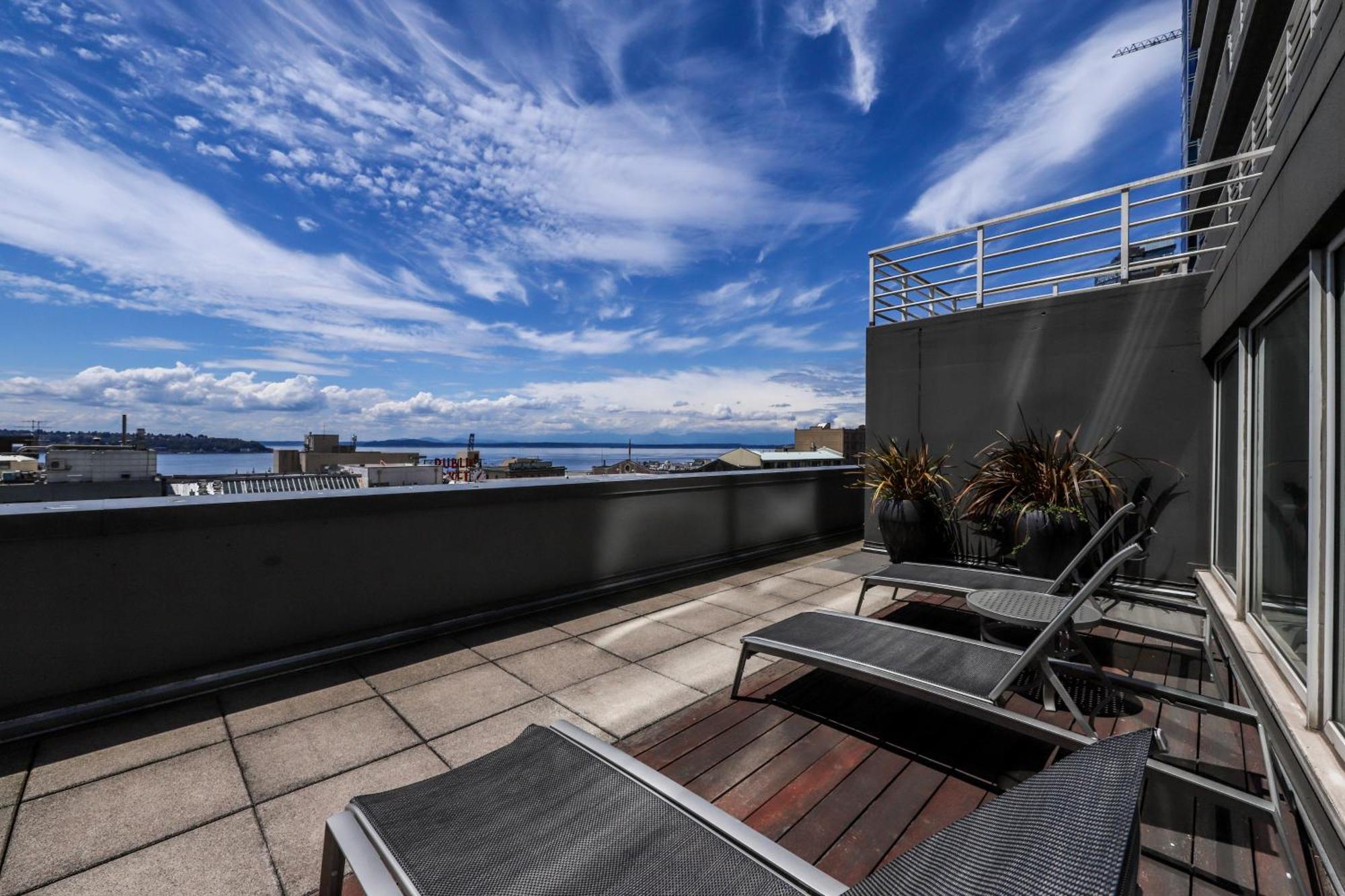 Apartment Newmark Tower Seattle
