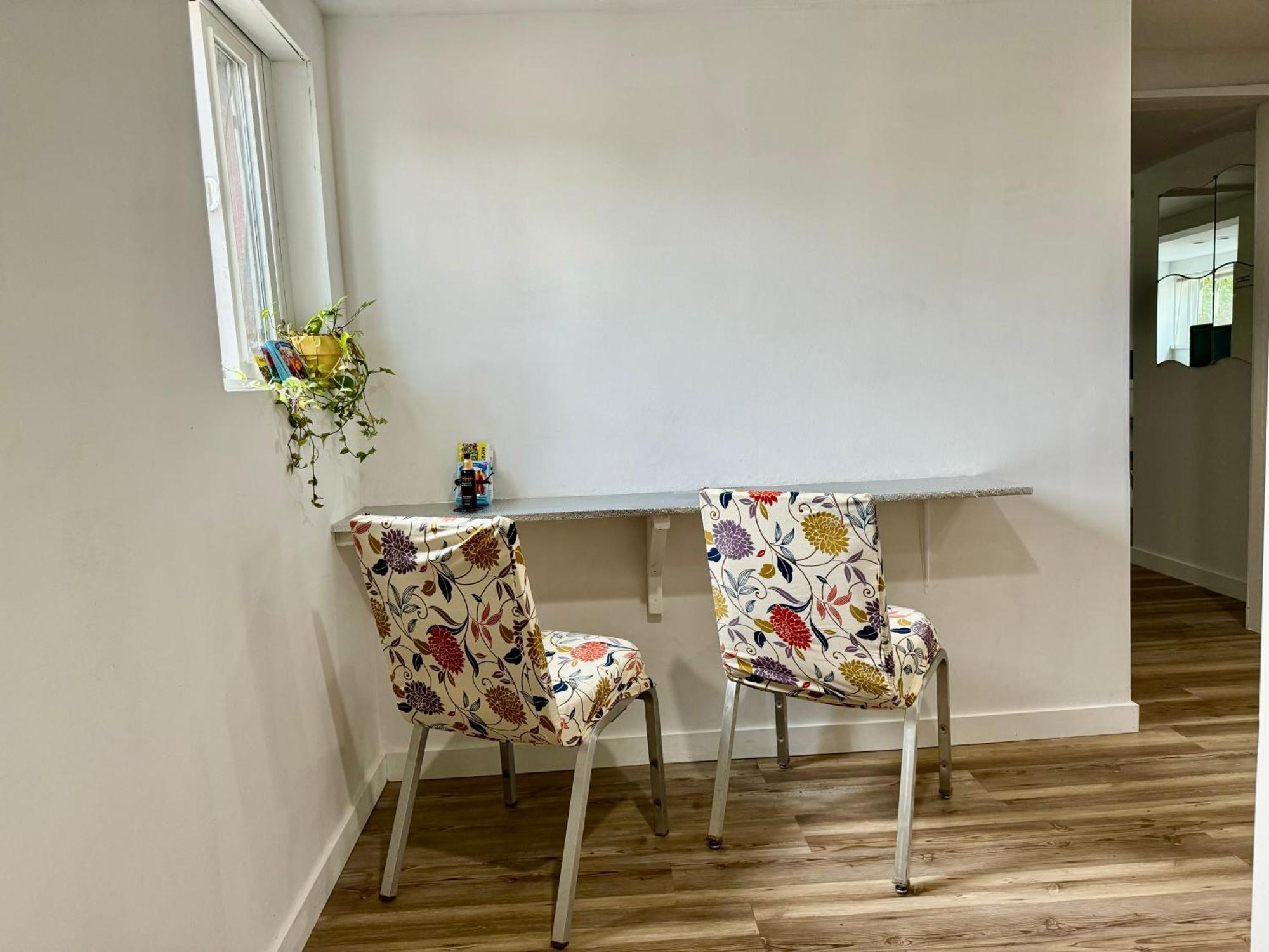 Homestay Cozy Private With Shared Bathroom On The 1st Floor - Conveniently Located Near Seatac Airport And Downtown Seattle