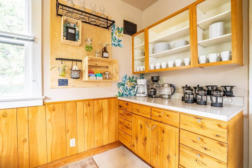 Charming In Capitol Hill - Foxglove Rm 6