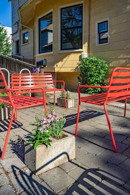 Charming In Capitol Hill - Foxglove Rm 6