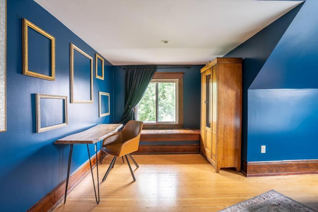 Holiday home Charming In Capitol Hill - Foxglove Rm 6