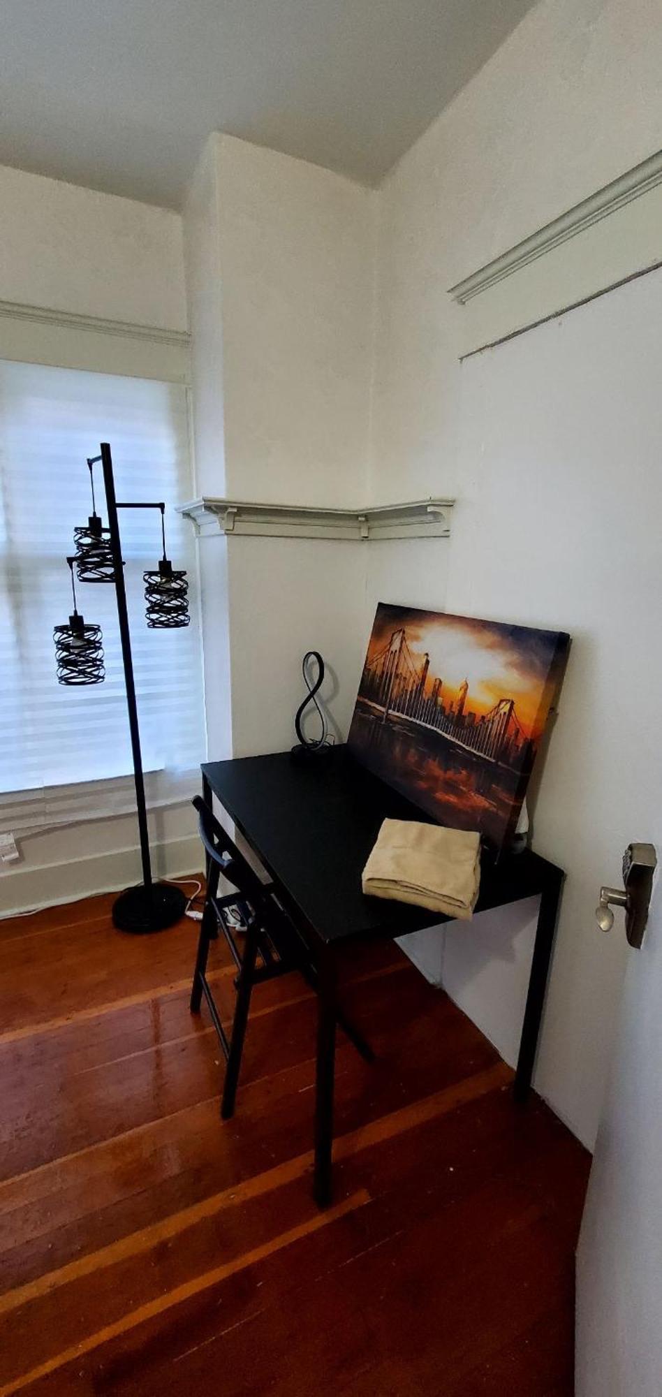 Homestay Park Roosevelt Light Rail Seattle