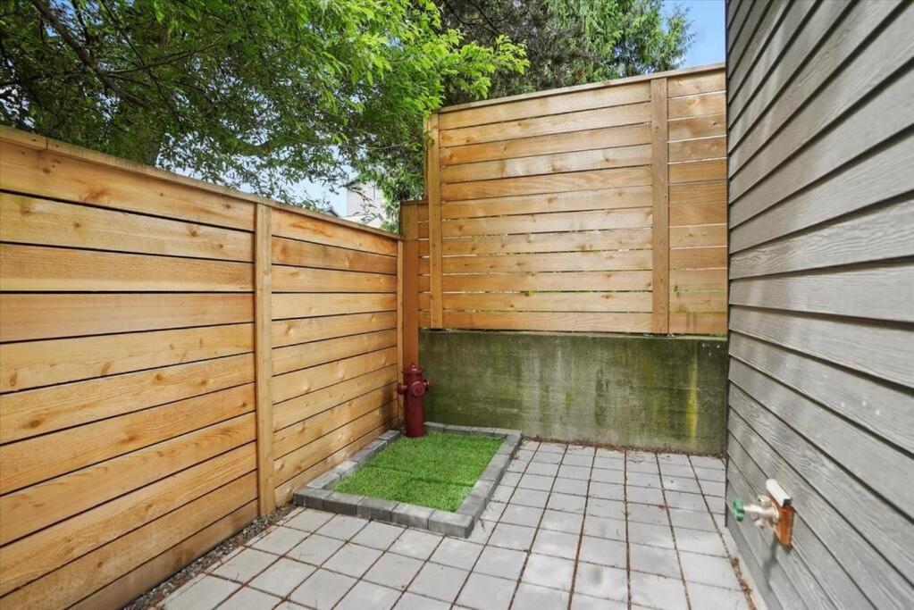 3br 2.5ba Rooftop View Hideaway Holiday home *