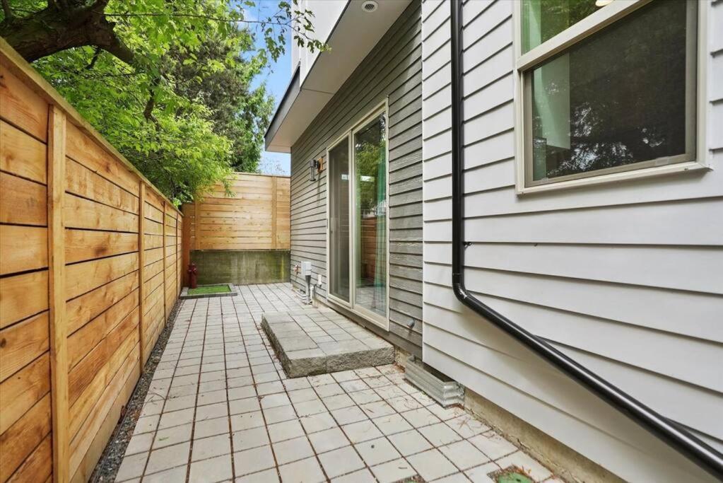 3br 2.5ba Rooftop View Hideaway Seattle