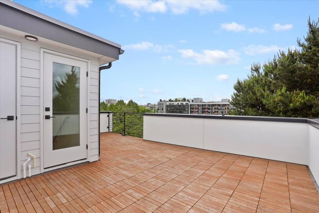 3br 2.5ba Rooftop View Hideaway * Seattle