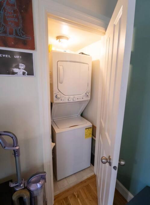 Adorable Cozy House With Parking And Loft! * Seattle