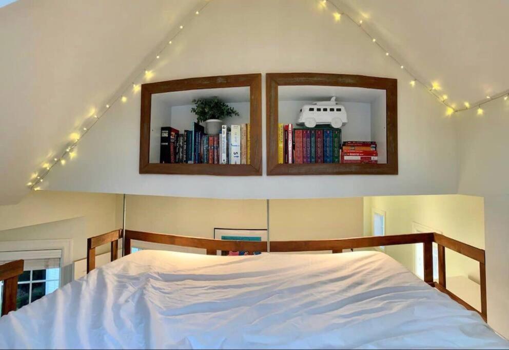 Holiday home Adorable Cozy House With Parking And Loft! *