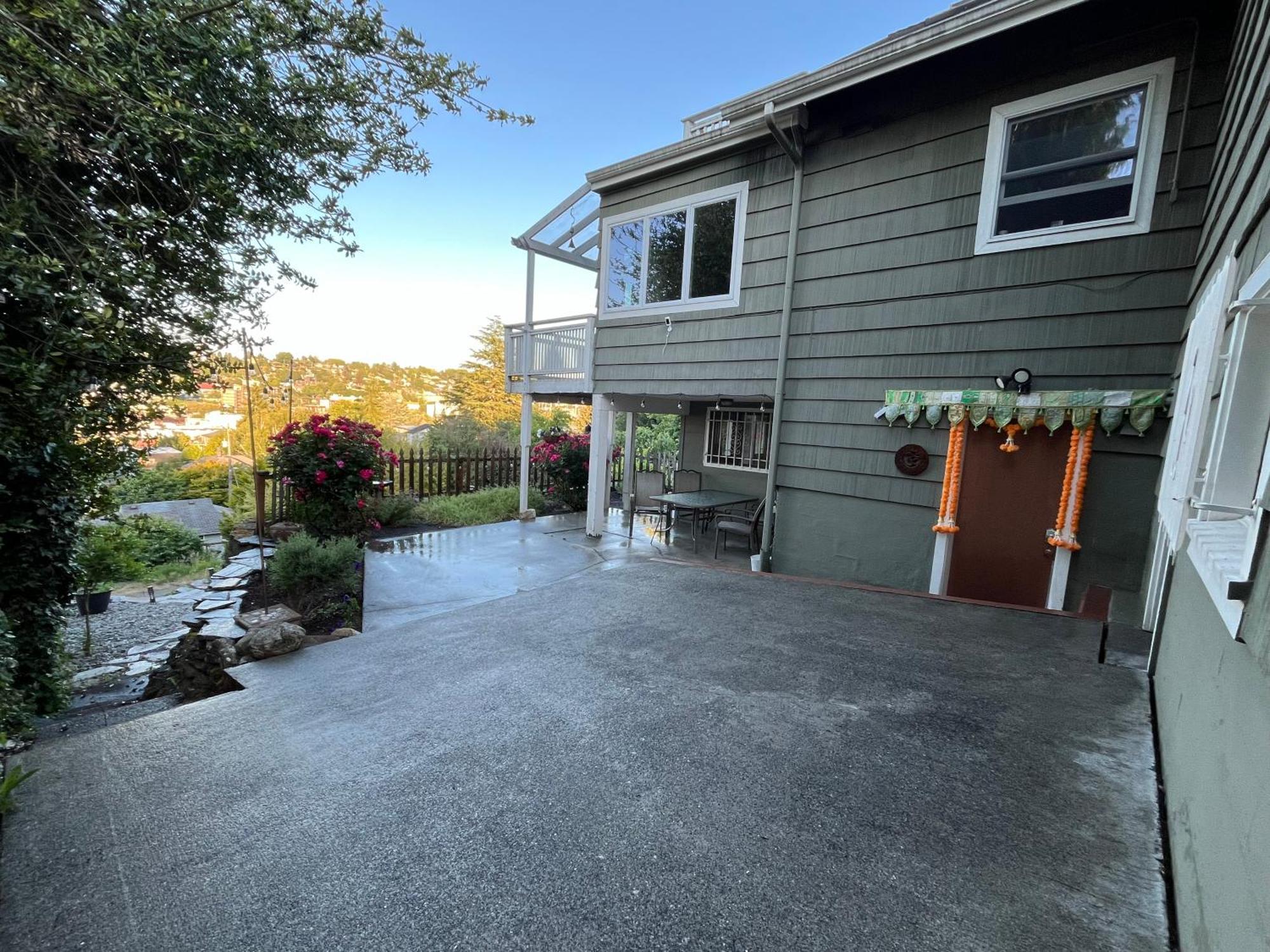 A Gem In The Emerald City: For Business And Travel Apartment