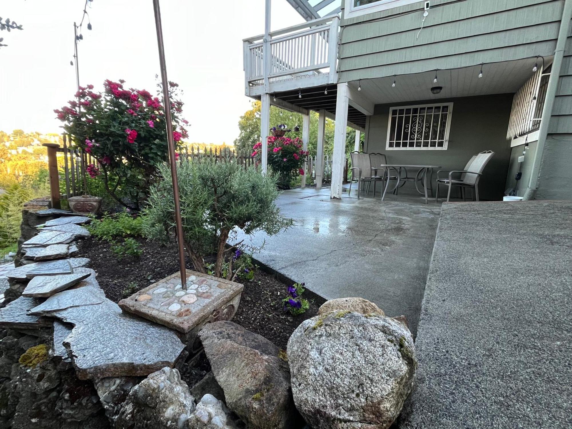 Apartment A Gem In The Emerald City: For Business And Travel